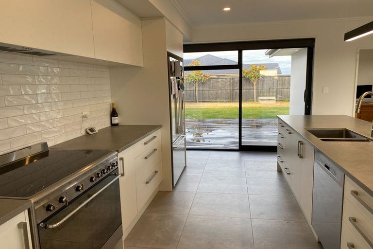 Photo of property in 192 Faringdon Boulevard, Rolleston, 7615