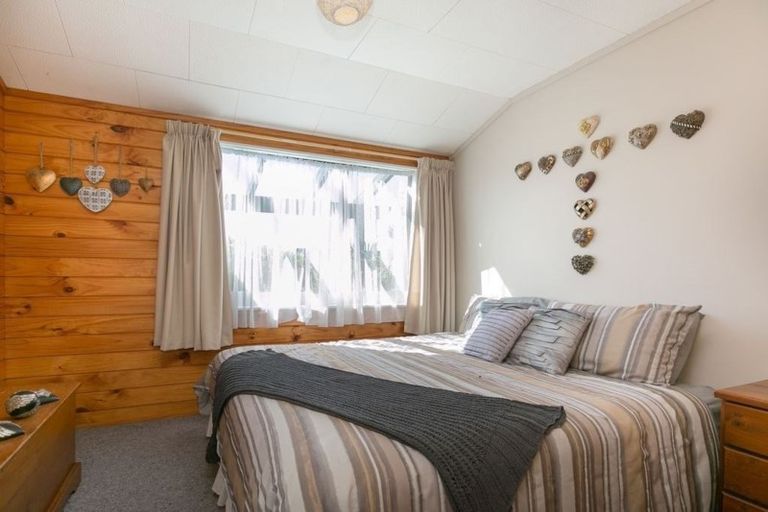 Photo of property in 318 Manutahi Road, Lepperton, New Plymouth, 4372