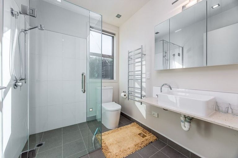 Photo of property in 106 Hillcrest Road, Hatfields Beach, Orewa, 0931