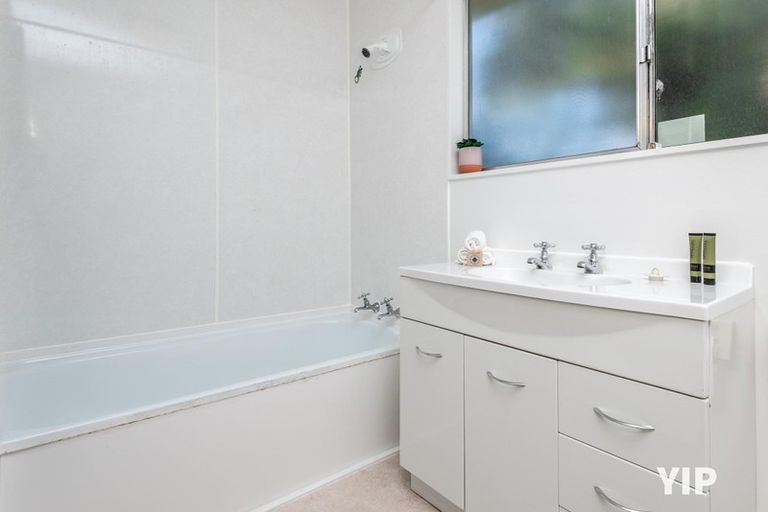 Photo of property in 16b Glen Alton Avenue, Paparangi, Wellington, 6037