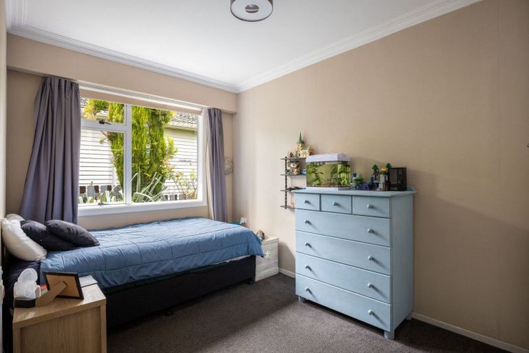 Photo of property in 10 Wallath Road, Westown, New Plymouth, 4310