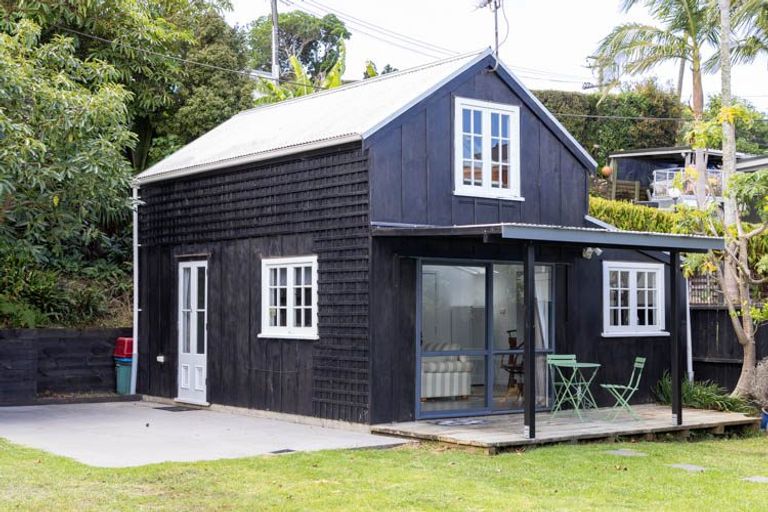 Photo of property in 11 Cliff Street, Onerahi, Whangarei, 0110