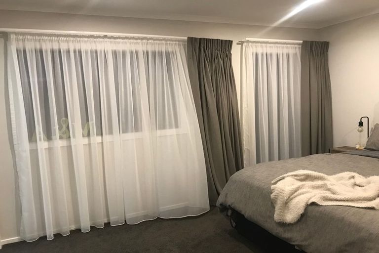 Photo of property in 14 Bluff Road, Kenepuru, Porirua, 5022