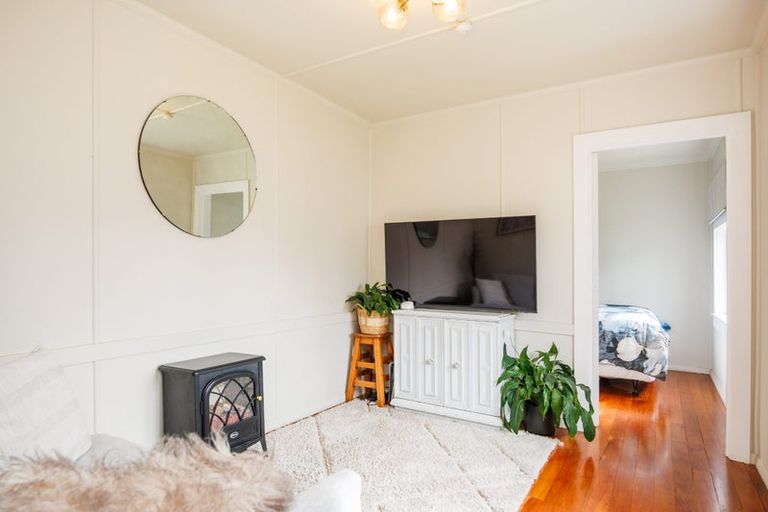 Photo of property in 25 Argyle Avenue, Takaro, Palmerston North, 4410