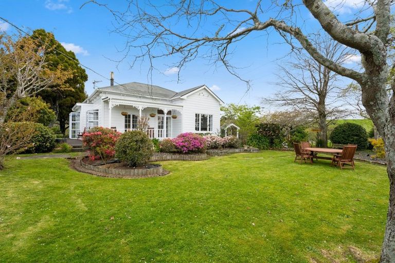 Photo of property in 111 Clifford Road, Eltham, 4322