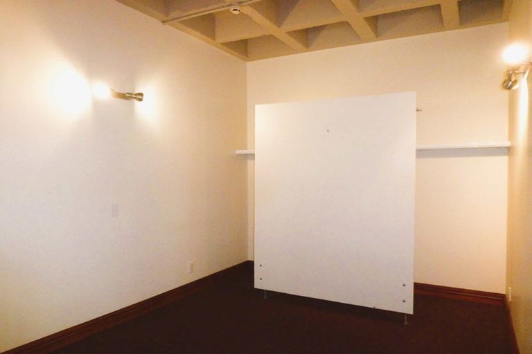 Photo of property in Pirie Street Townhouses, 28/35 Pirie Street, Mount Victoria, Wellington, 6011