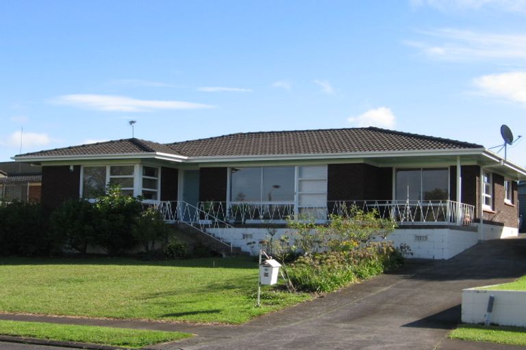Photo of property in 29 Borrowdace Avenue, Botany Downs, Auckland, 2010