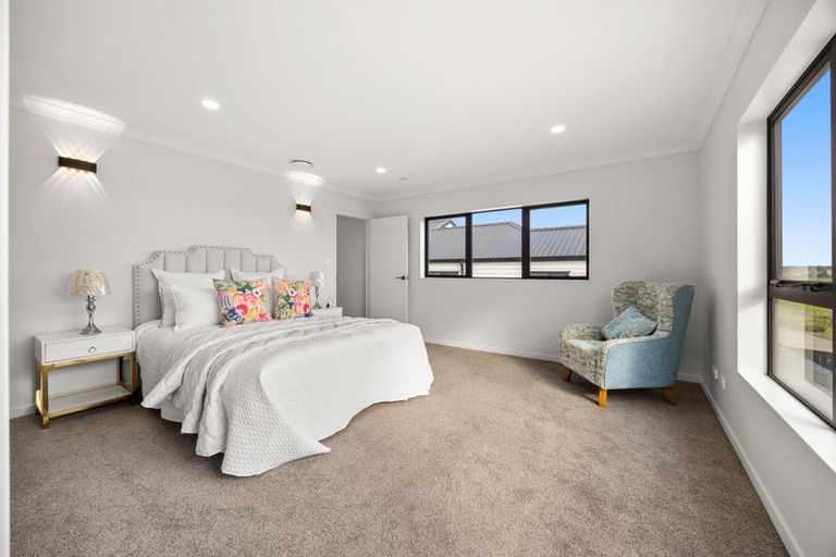 Photo of property in 35 Park Green Avenue, Rosehill, Papakura, 2113