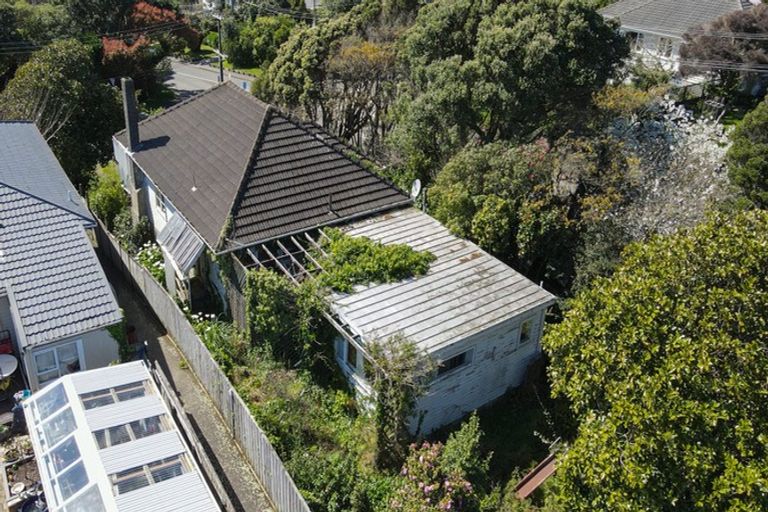 Photo of property in 20 Raroa Terrace, Tawa, Wellington, 5028