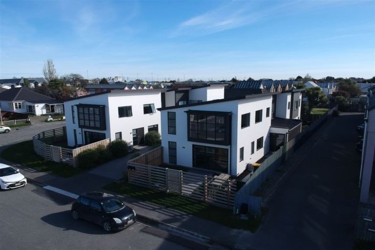 Photo of property in 12 Broadbent Street, Riccarton, Christchurch, 8041