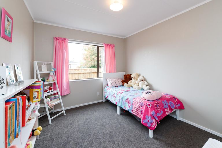 Photo of property in 59 Raglan Avenue, Cloverlea, Palmerston North, 4412