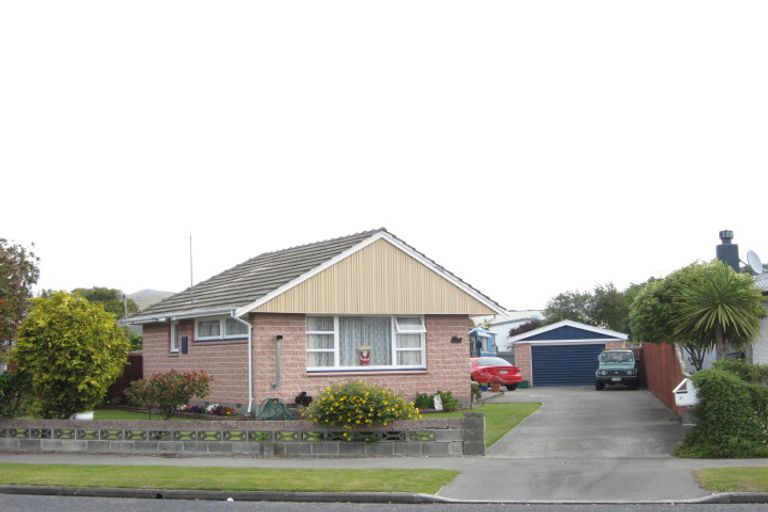 Photo of property in 11 Compton Street, Woolston, Christchurch, 8062