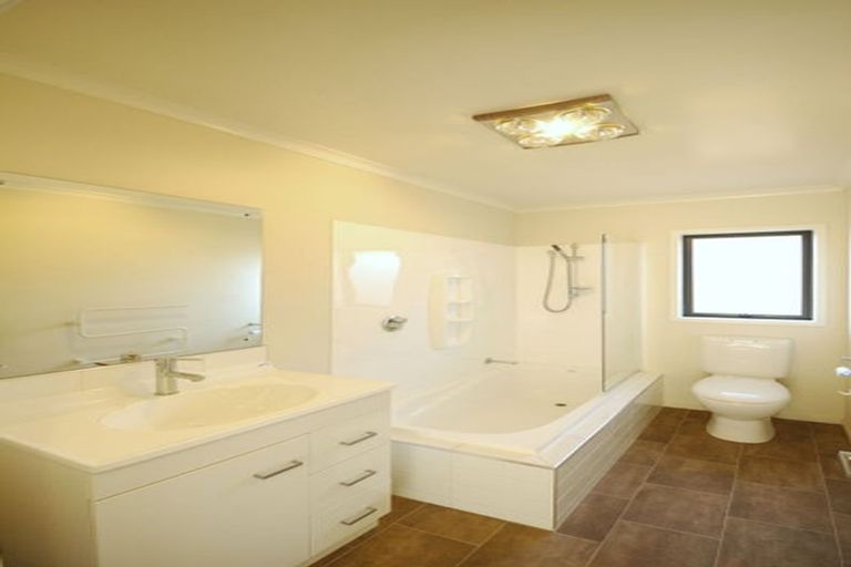 Photo of property in 15 Goulds Road, Rolleston, 7615