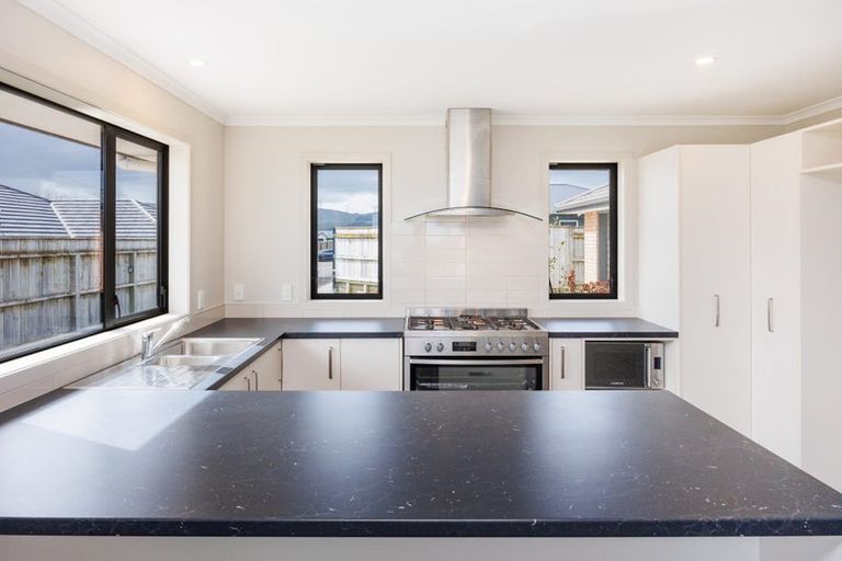 Photo of property in 8 Gibraltar Way, Fitzherbert, Palmerston North, 4410