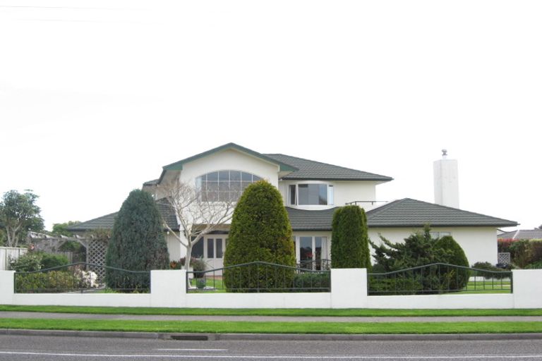 Photo of property in 338 Mangorei Road, Merrilands, New Plymouth, 4312