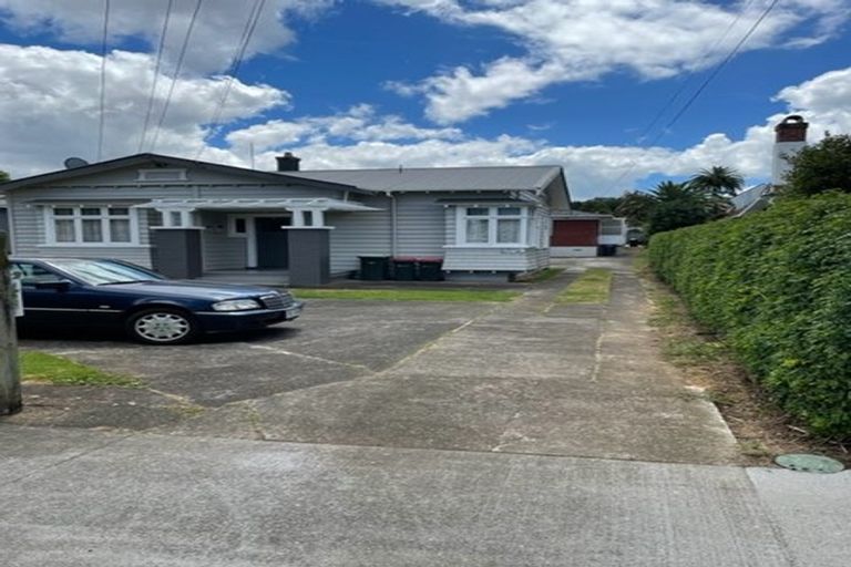 Photo of property in 2/22 Amaru Road, One Tree Hill, Auckland, 1061