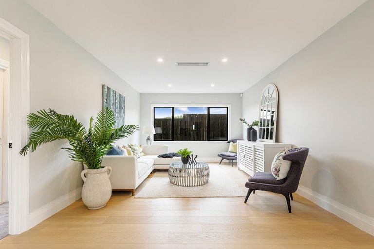 Photo of property in 17 Arawaru Avenue, Wainui, 0992