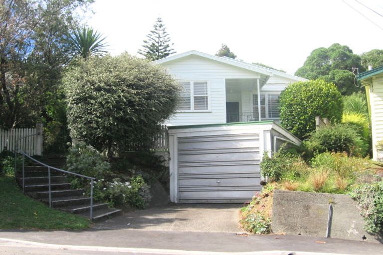 Photo of property in 28 Awarua Street, Ngaio, Wellington, 6035
