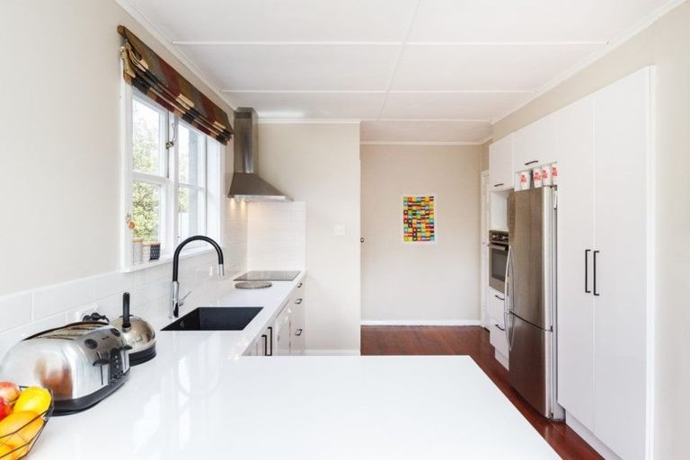 Photo of property in 3 Wharenui Terrace, Roslyn, Palmerston North, 4414