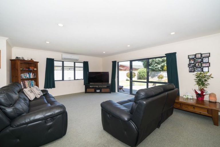 Photo of property in 6 Brookside Close, Highbury, Palmerston North, 4412