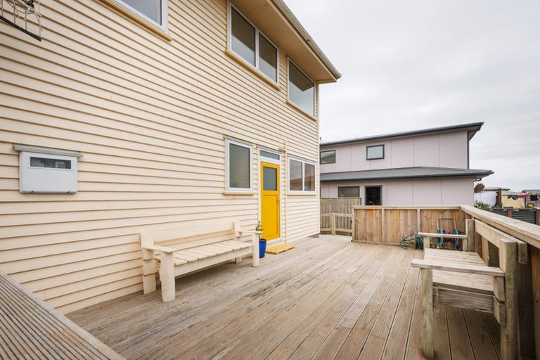 Photo of property in 19 Marine Parade South, Foxton Beach, Foxton, 4815