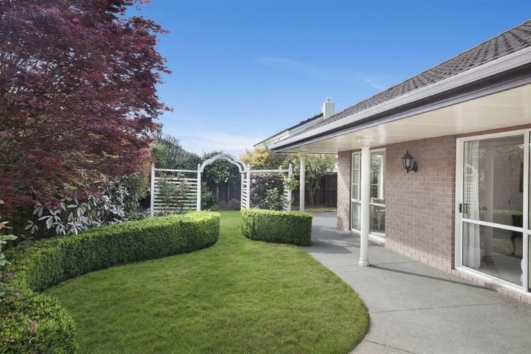 Photo of property in 8 Wiltshire Mews, Avonhead, Christchurch, 8042