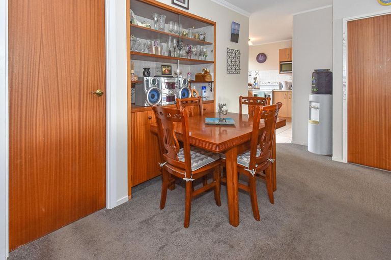 Photo of property in 2/20 Gibbons Road, Weymouth, Auckland, 2103