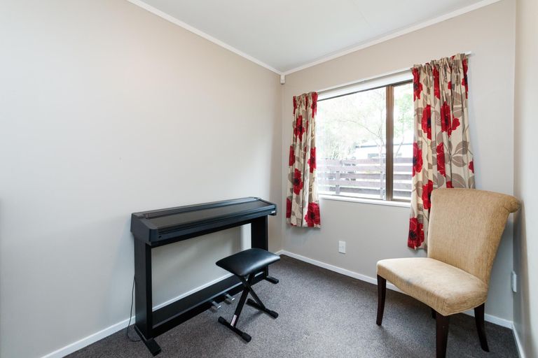 Photo of property in 59 Raglan Avenue, Cloverlea, Palmerston North, 4412