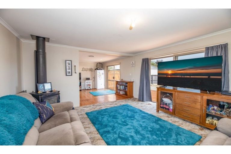 Photo of property in 17 Ariel Place, Aranui, Christchurch, 8061