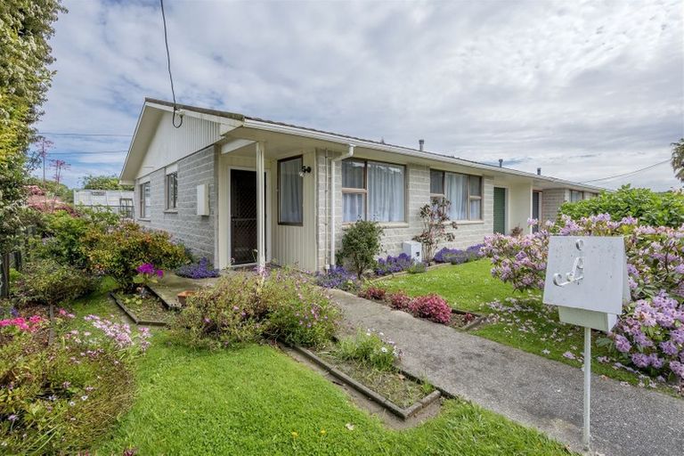 Photo of property in 2 Anzac Road, Otaki, 5512