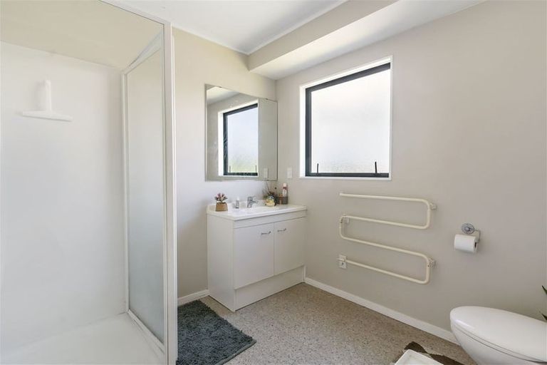 Photo of property in 5 Kinvig Place, Ranui, Auckland, 0612