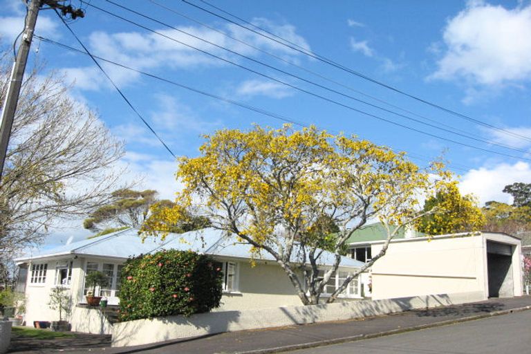 Photo of property in 5 Barton Street, Strandon, New Plymouth, 4312