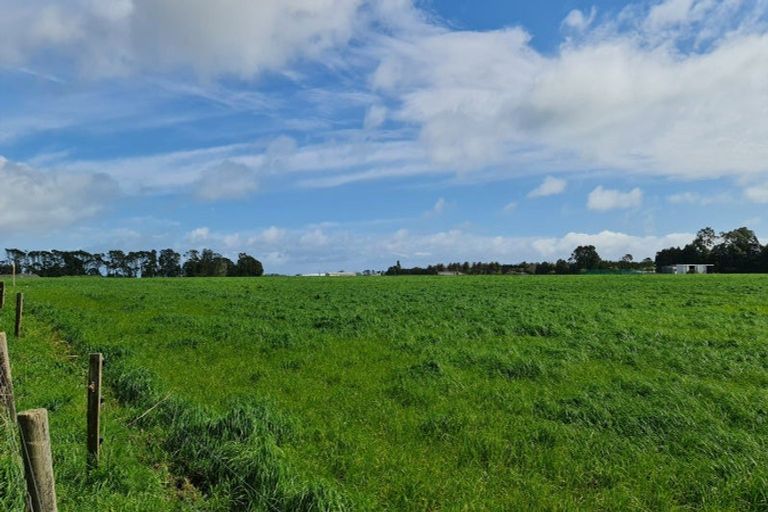 Photo of property in 1205 Devon Road, Bell Block, 4373