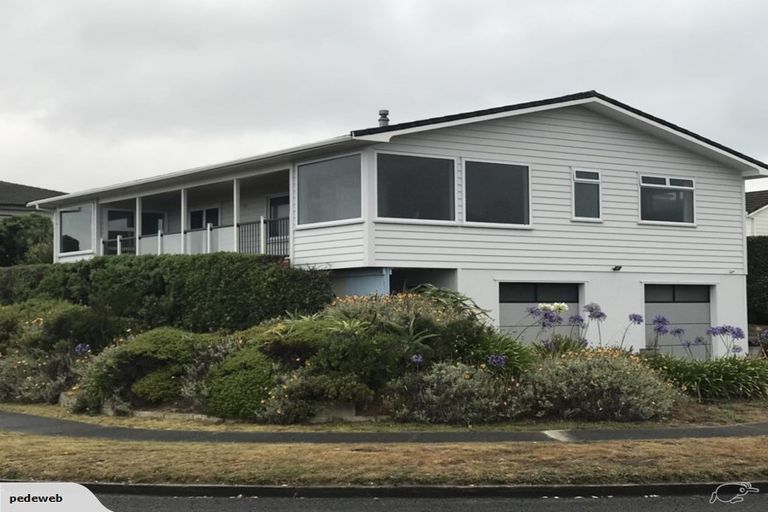 Photo of property in 14 Oratia Street, Waikanae Beach, Waikanae, 5036