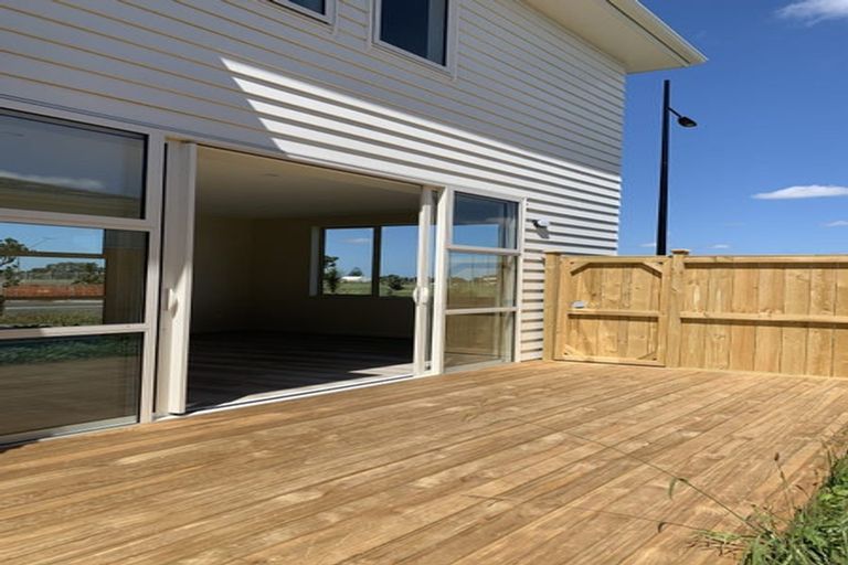 Photo of property in 2 Softwood Avenue, Takanini, 2110