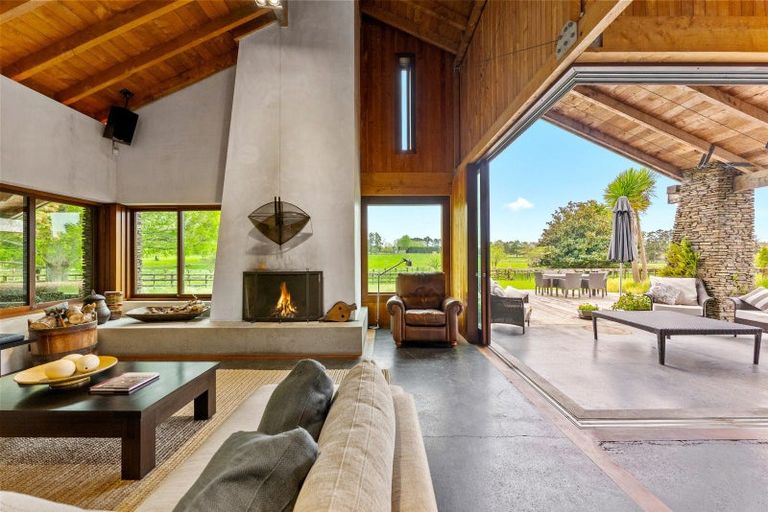 Photo of property in 42 Dysart Lane, Kumeu, 0891