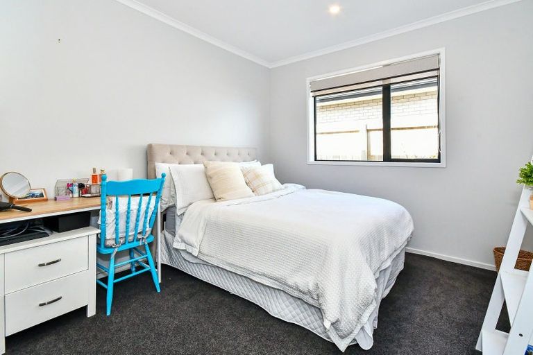 Photo of property in 18 Papaview Road, Papakura, 2110