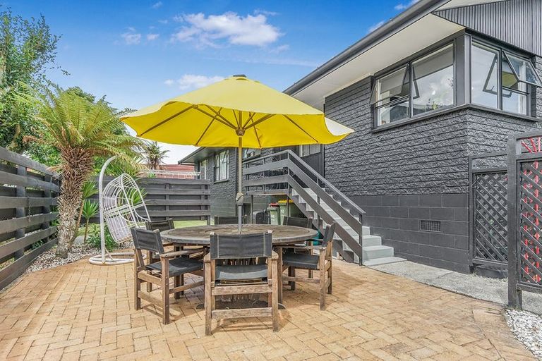 Photo of property in 32 Chedworth Avenue, Chedworth, Hamilton, 3210