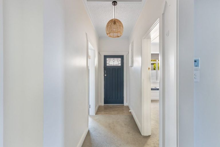 Photo of property in 130 Vivian Street, New Plymouth, 4310