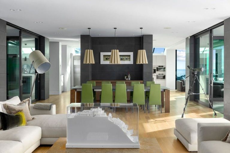 Photo of property in 41 Beach Road, Castor Bay, Auckland, 0620