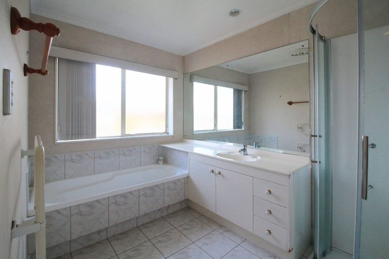 Photo of property in 65 Bob Charles Drive, Golflands, Auckland, 2013