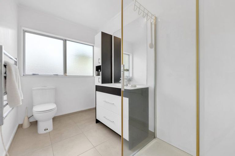 Photo of property in 220 Te Irirangi Drive, Flat Bush, Auckland, 2019