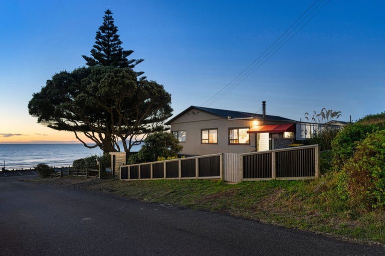 Photo of property in 136 The Parade, Paekakariki, 5034