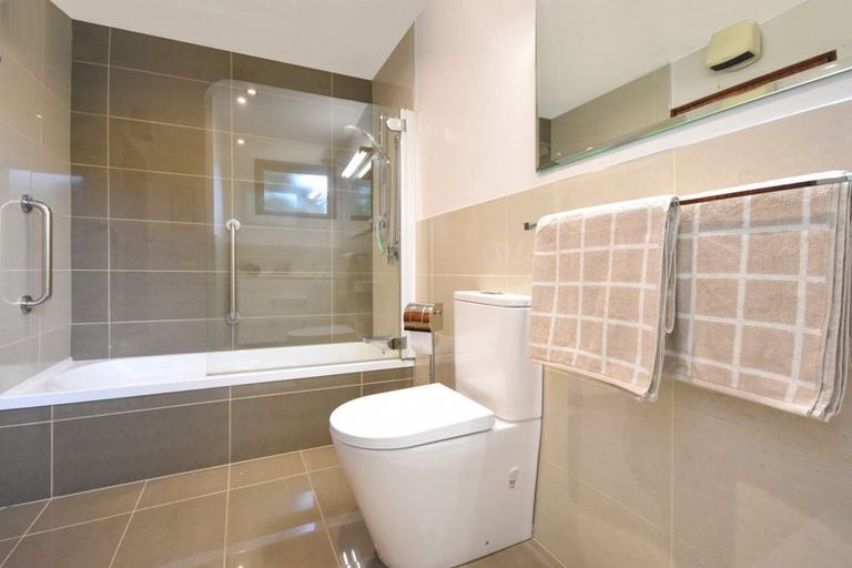 Photo of property in 4d Edinburgh Street, Green Island, Dunedin, 9018