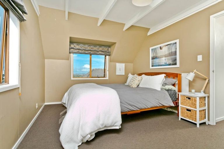 Photo of property in 1/29 Marcel Place, Glenfield, Auckland, 0629