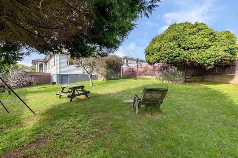 Photo of property in 17 Natone Street, Waitangirua, Porirua, 5024