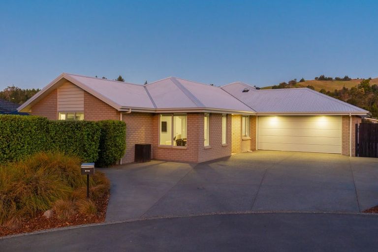 Photo of property in 215 Taylor Pass Road, Witherlea, Blenheim, 7201