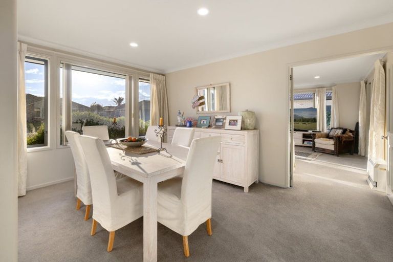 Photo of property in 5 Seabreeze Place, Papamoa Beach, Papamoa, 3118