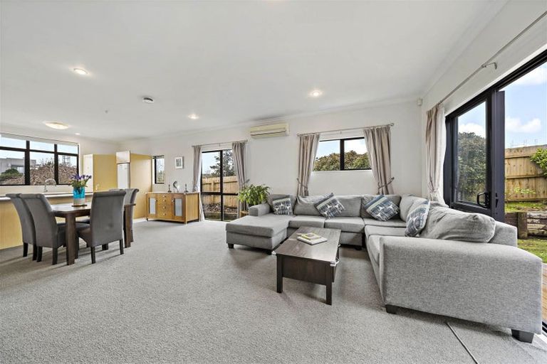 Photo of property in 1 Pyrite Street, Westgate, Auckland, 0614