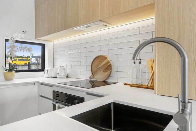 Photo of property in 8/4 Ngaroma House Drive, Hobsonville, Auckland, 0616